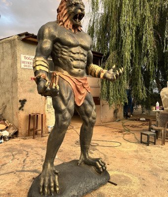 Aslan Başlı Figür