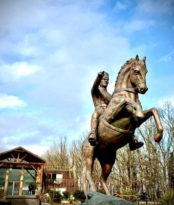 Atlı Atatürk Heykeli