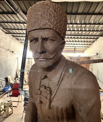 Avcı Mahmut Heykeli