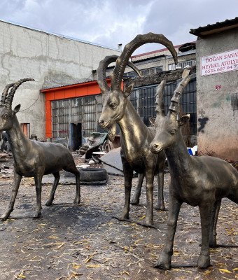 Dağ Keçisi Heykeli